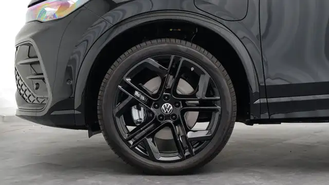 Volkswagen Tiguan view 6