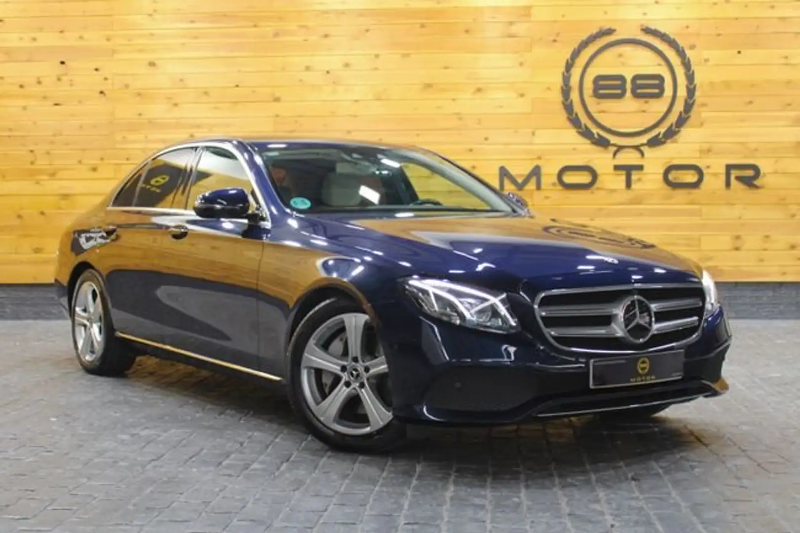 Mercedes-Benz E 350 d Bleu - 1