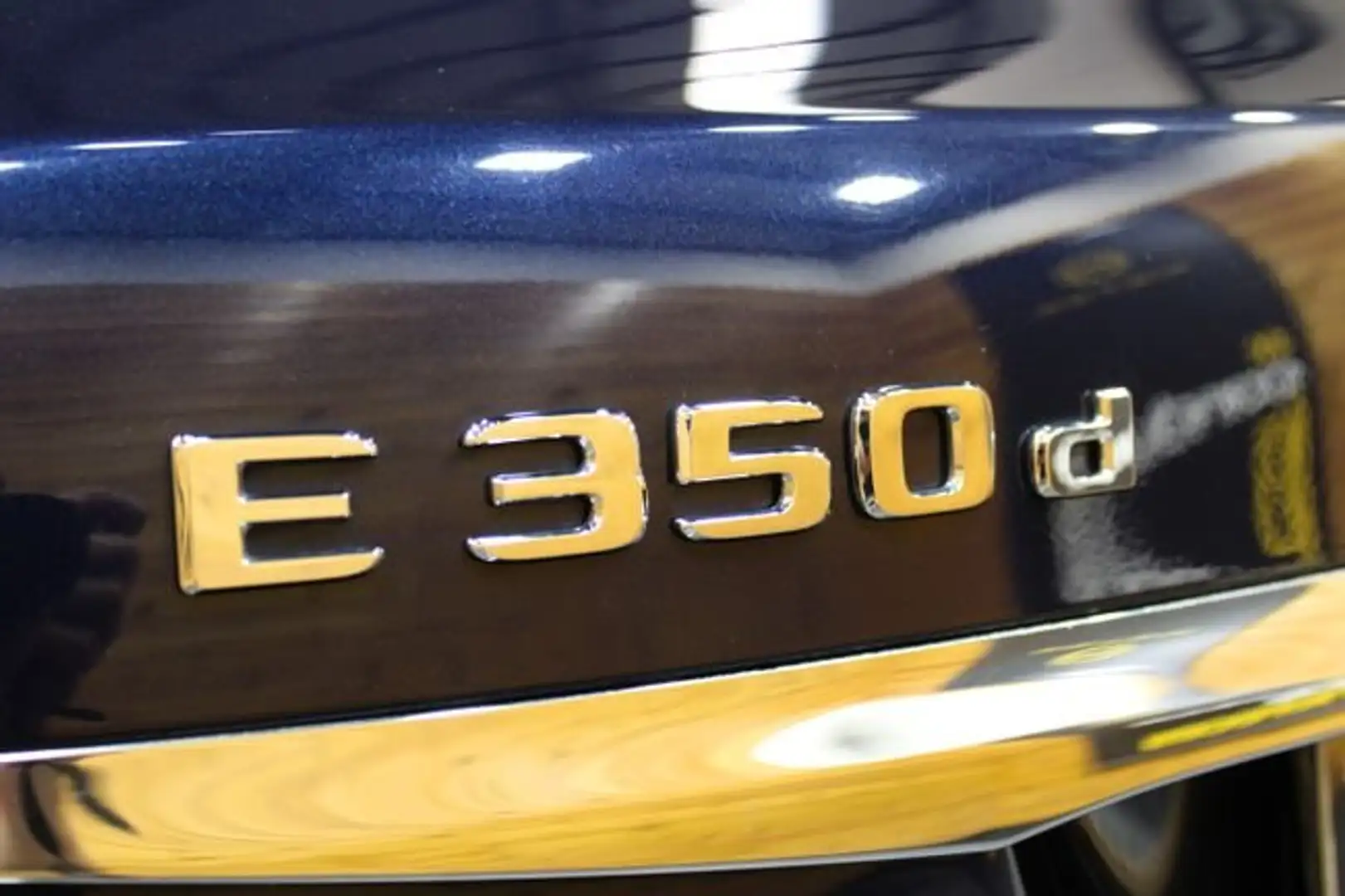 Mercedes-Benz E 350 d Bleu - 2