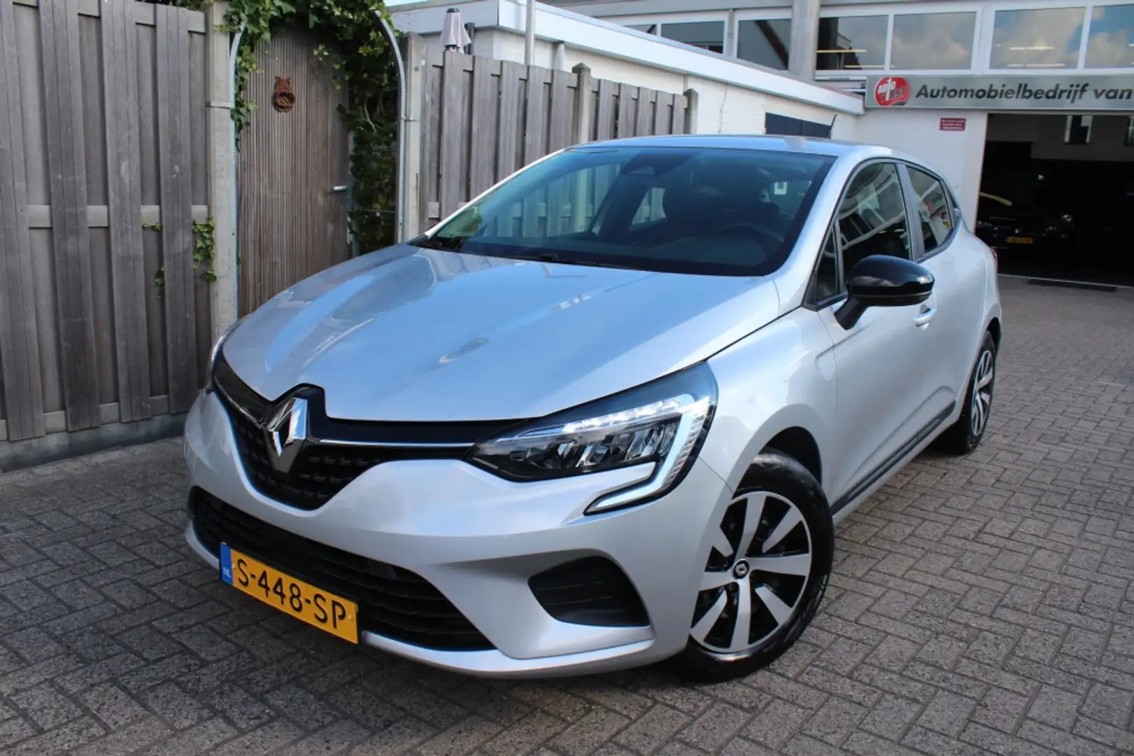 Renault Clio 1.0 TCe Equilibre Carplay Grijs - 2