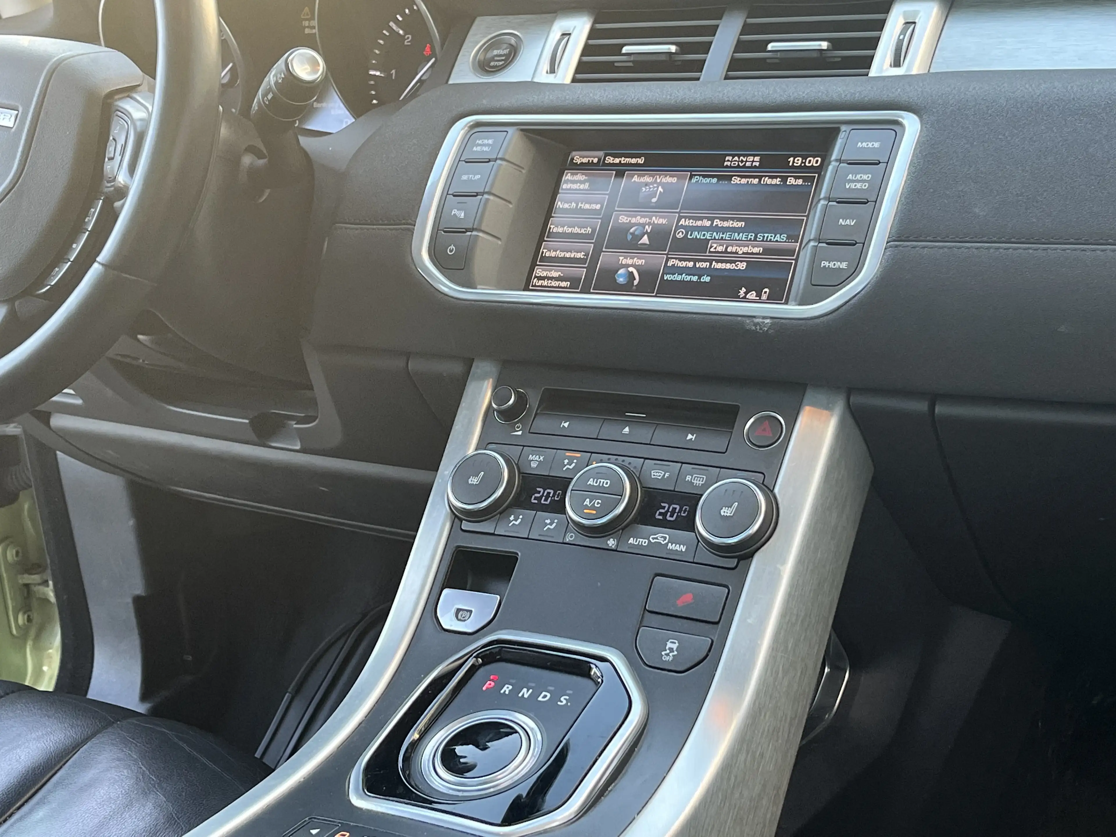 Land Rover Range Rover Evoque Pure — photo 11
