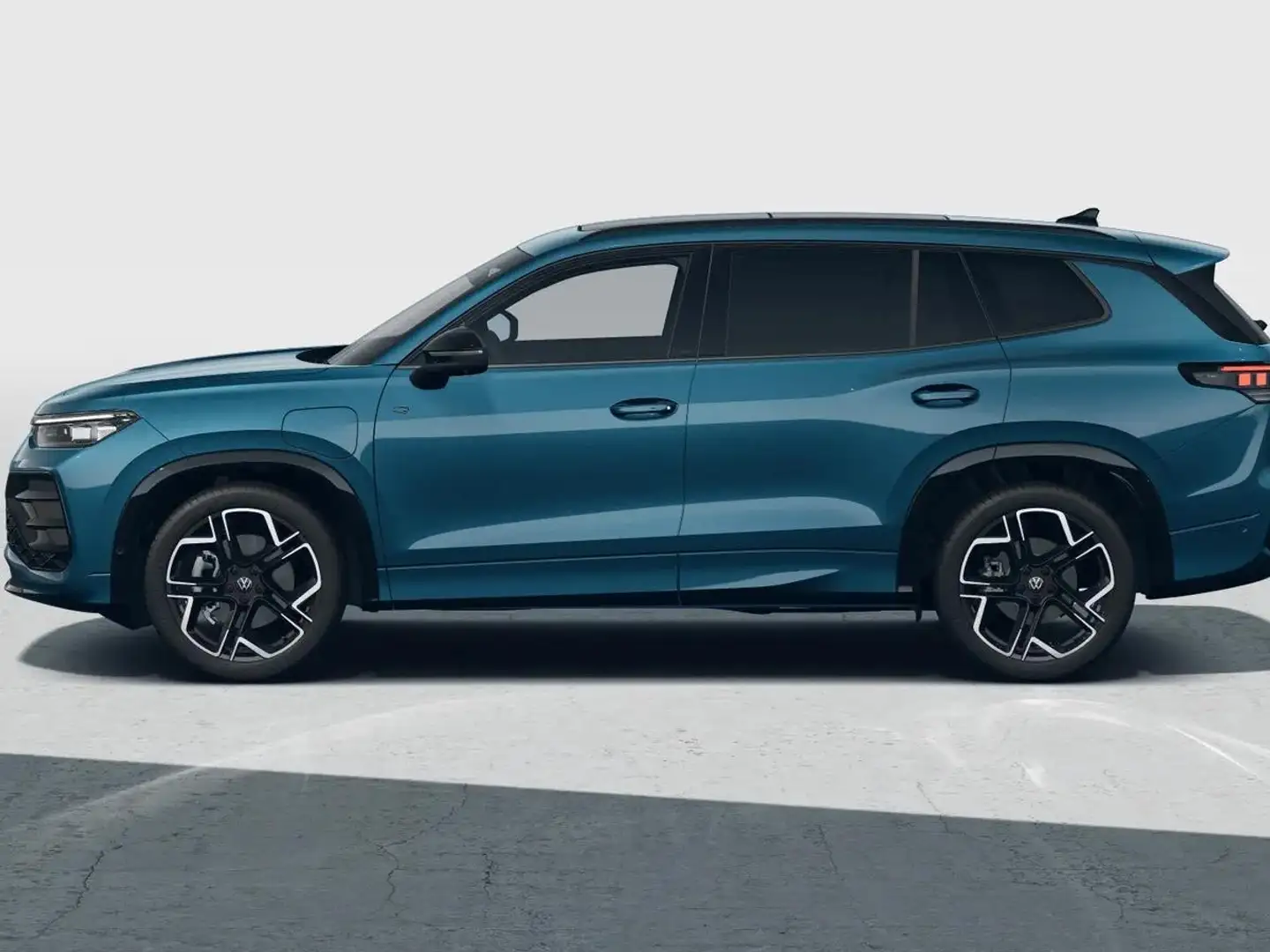Volkswagen Tayron R-Line-Edition 1.5 eHybrid 150 kW / 204 pk SUV 6 v Blauw - 2