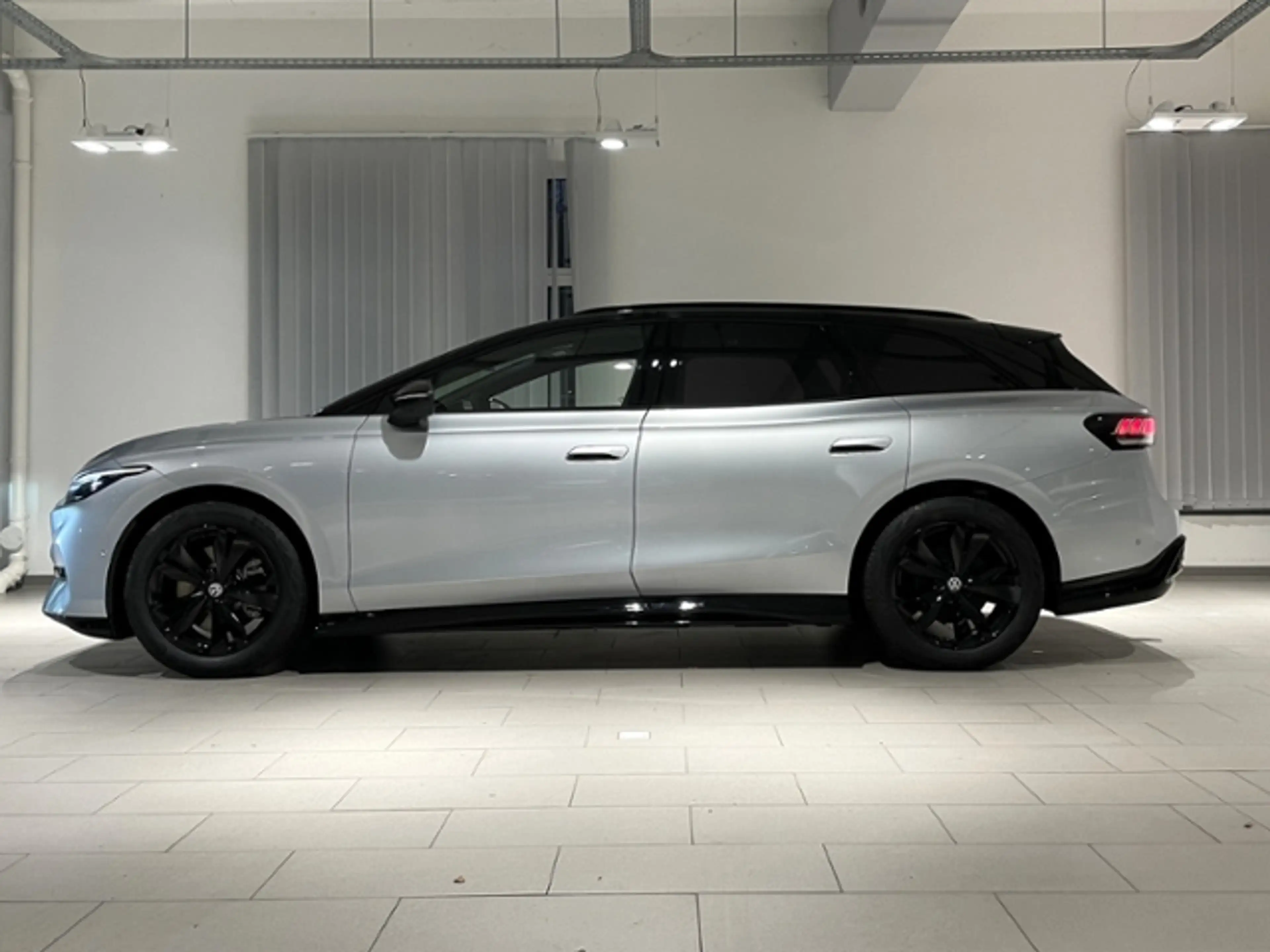 Volkswagen ID.7 Tourer Pro S DSG+NAVI+KLIMA — photo 4