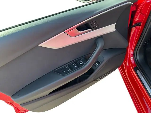 Audi A4 view 15