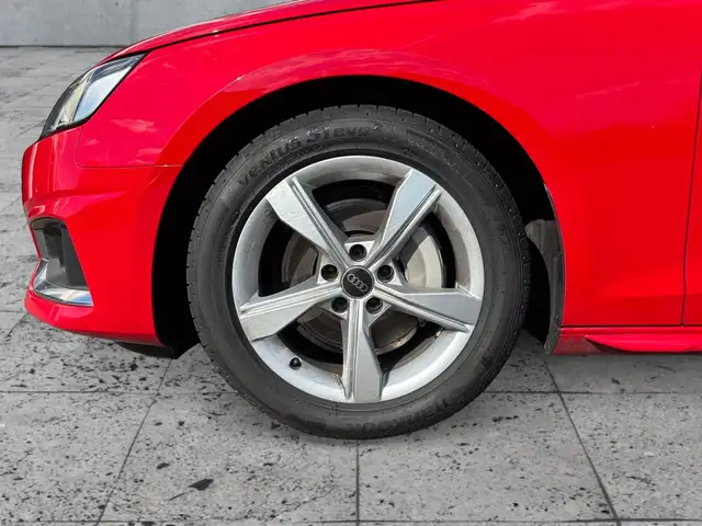Audi A4 view 8