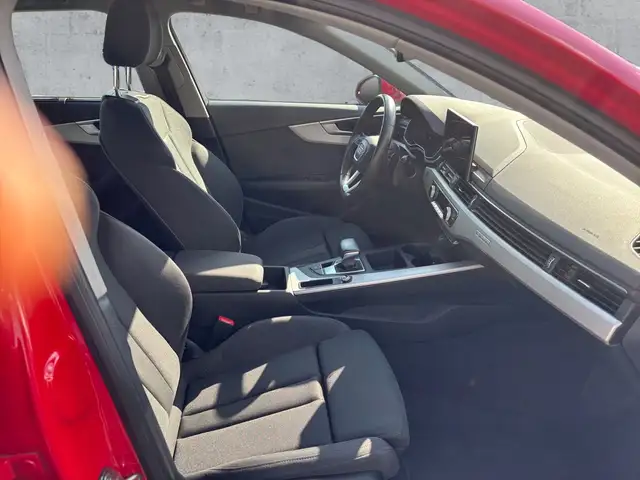 Audi A4 view 13