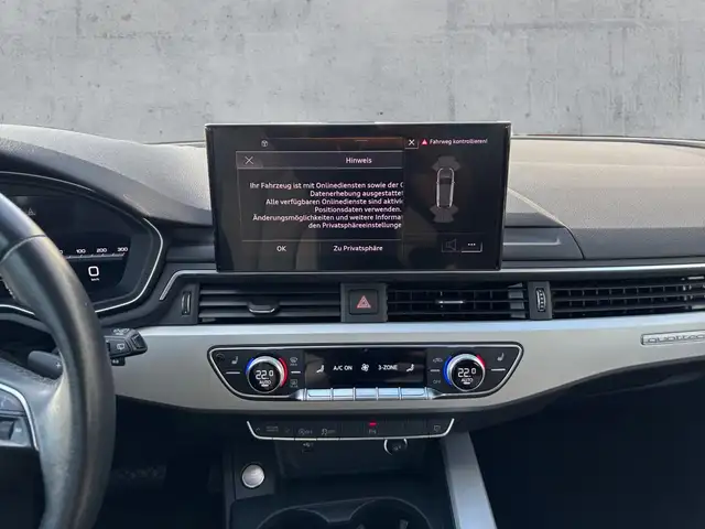 Audi A4 view 11