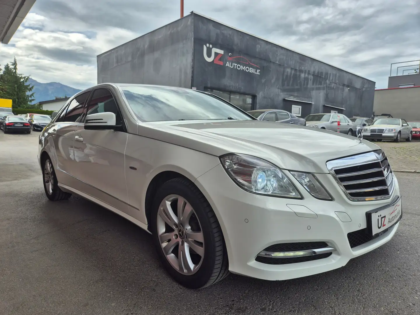 Mercedes-Benz E 220 E 220 CDI BlueEfficiency Weiß - 1