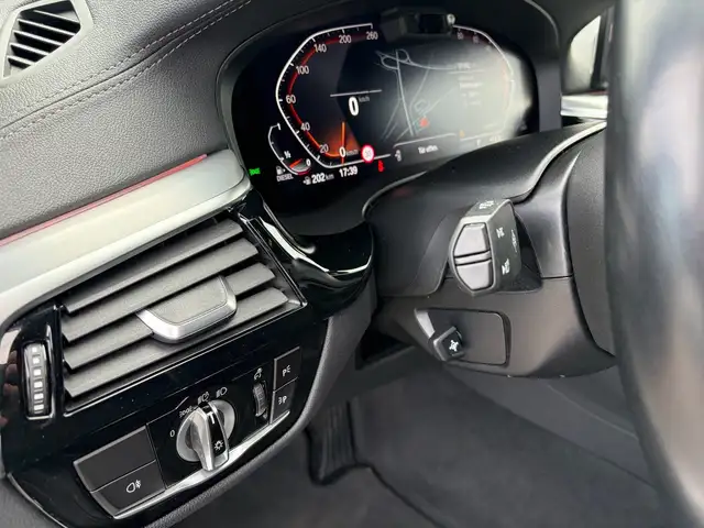 BMW 5 Series view 15