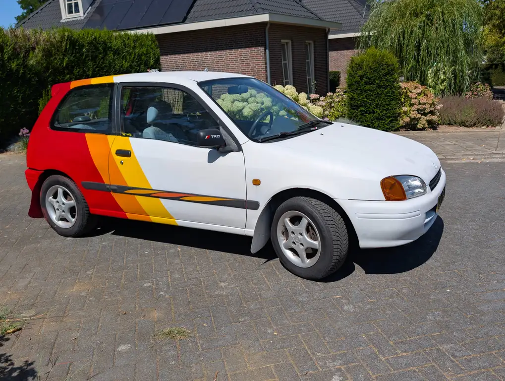 Toyota Starlet 1996 из Европы — купить под ключ