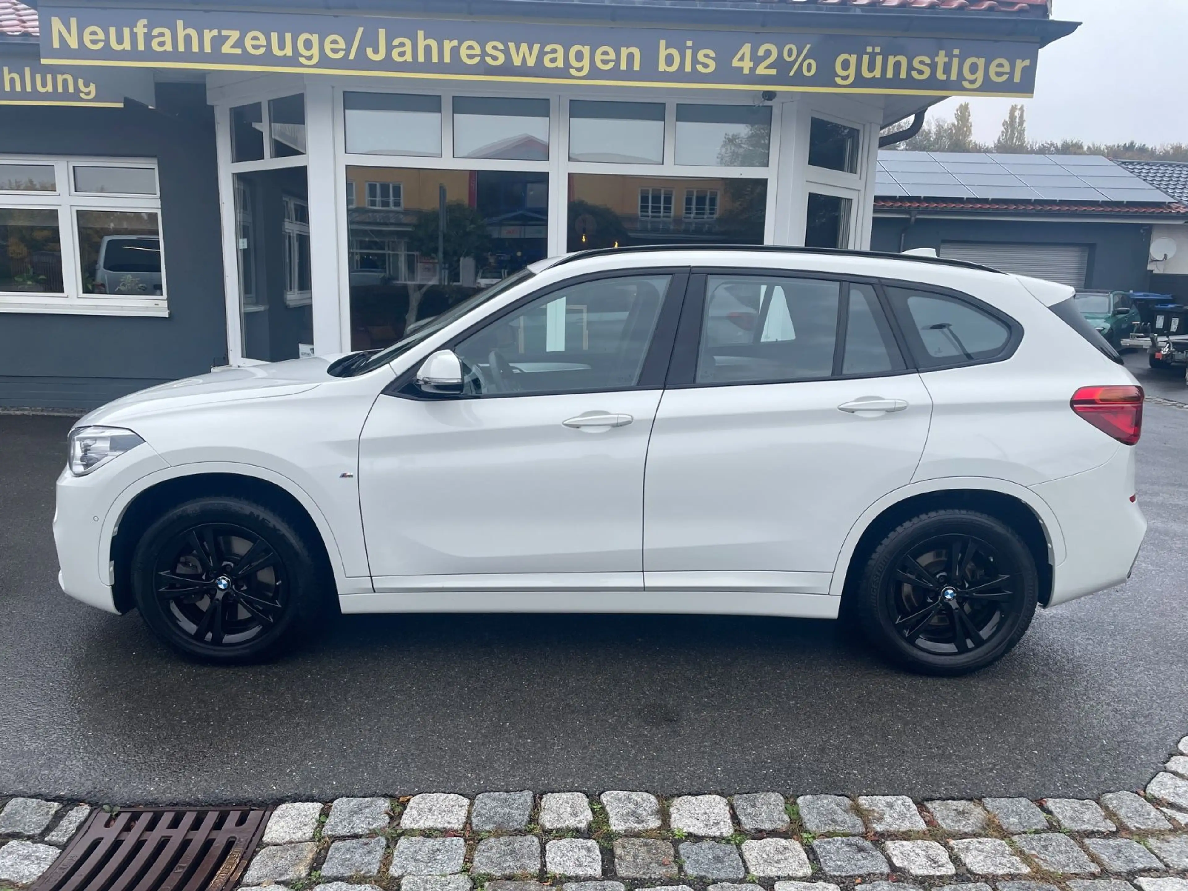 BMW X1 xDrive 20 i M Sport/AHK/mtl.259€ — photo 2