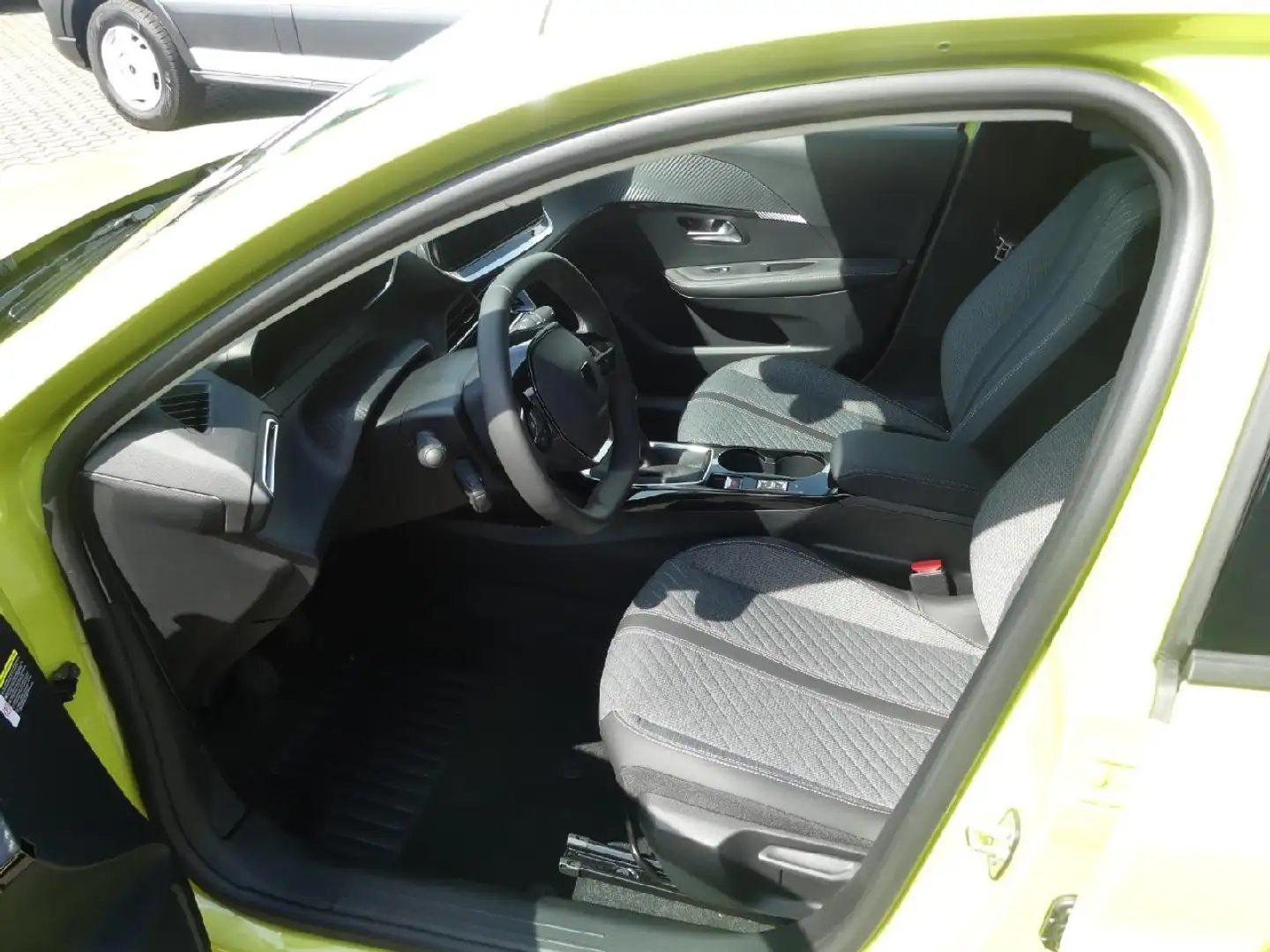 Peugeot 208 208 Allure Allure SHZ,ACC,360 Kamera, LED - 2