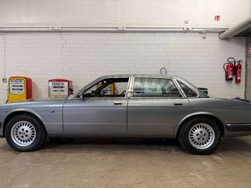 XJ 4.0 Sovereign