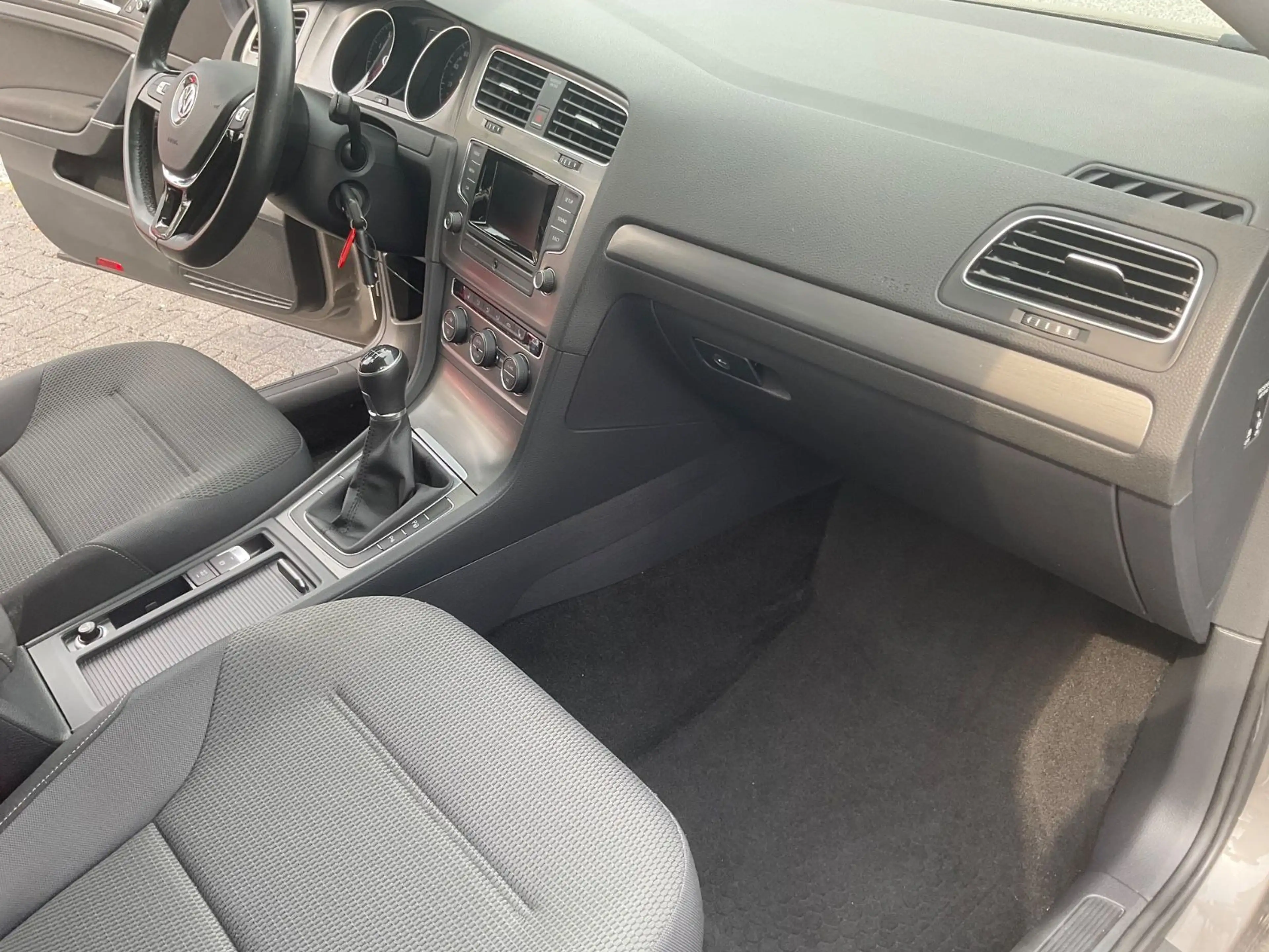 Volkswagen Golf VII 1.2 TSI Einparkassist 53 TKM 1.Hd — photo 14