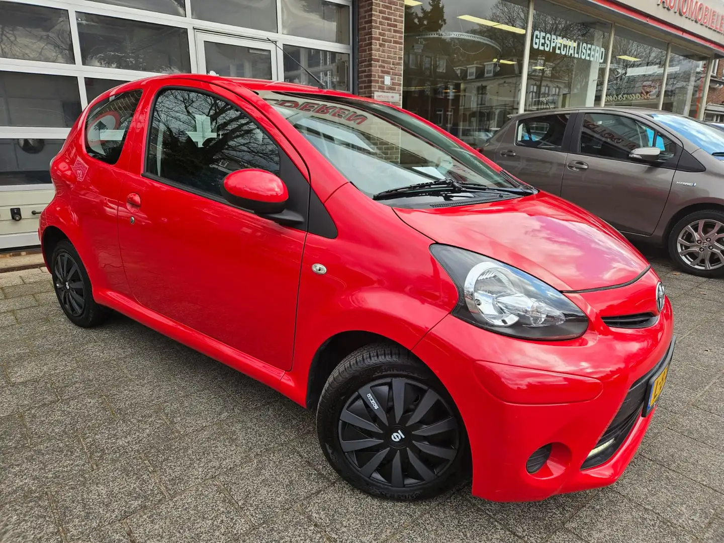 Toyota Aygo 1.0 VVT-i Aspiration Airco Rouge - 2