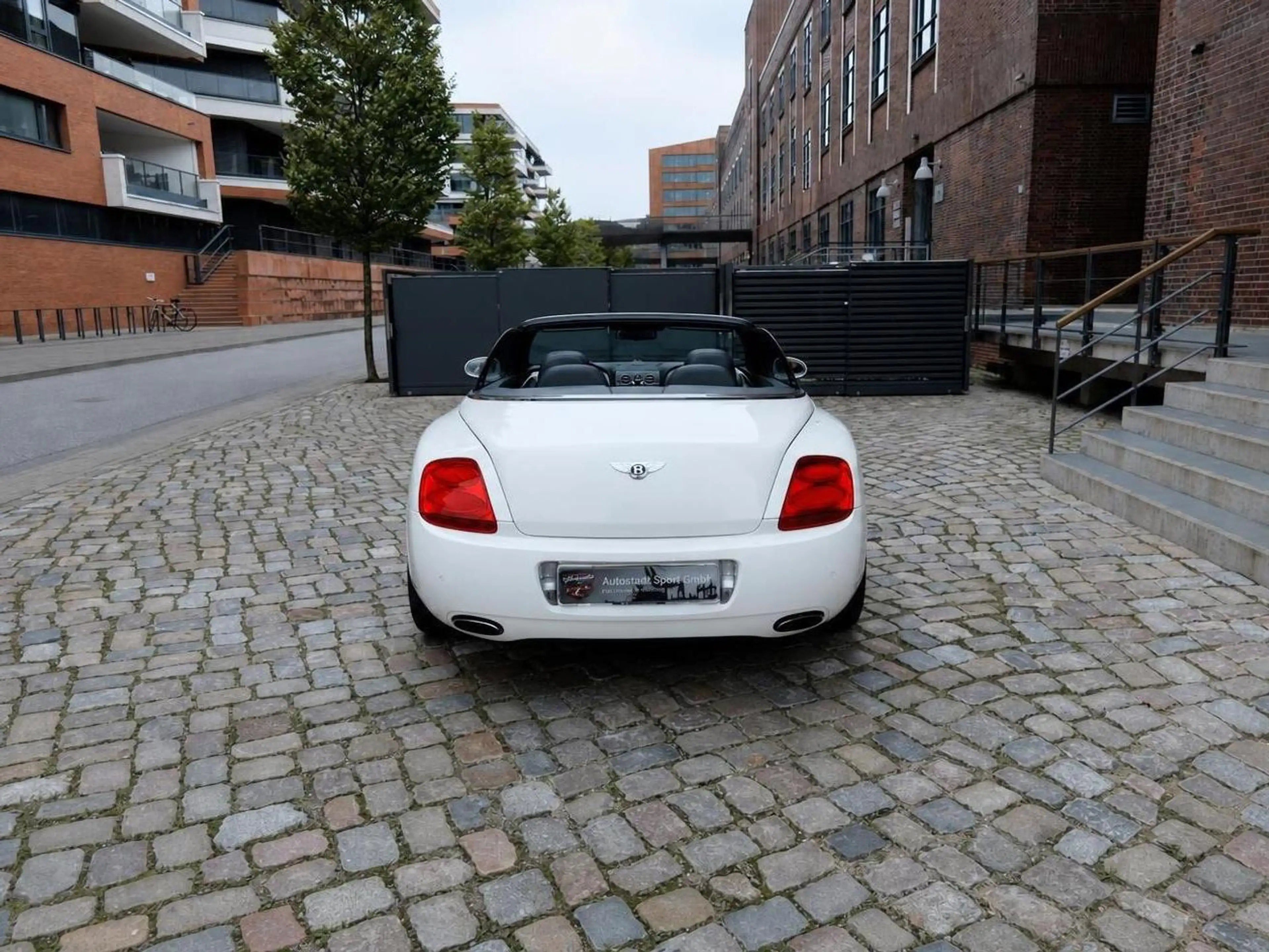 Bentley Continental Continental GTC — photo 10