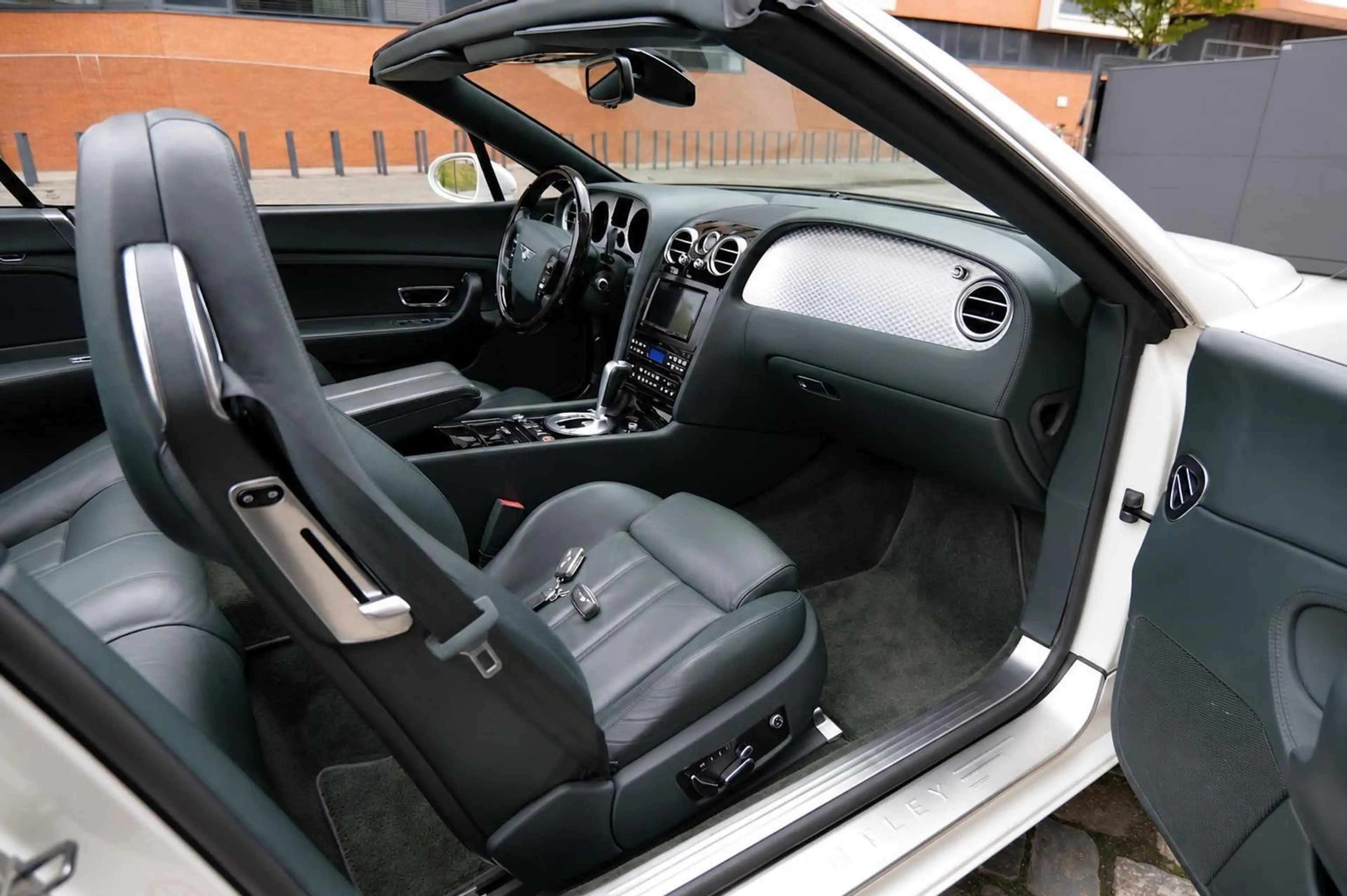 Bentley Continental Continental GTC — photo 13