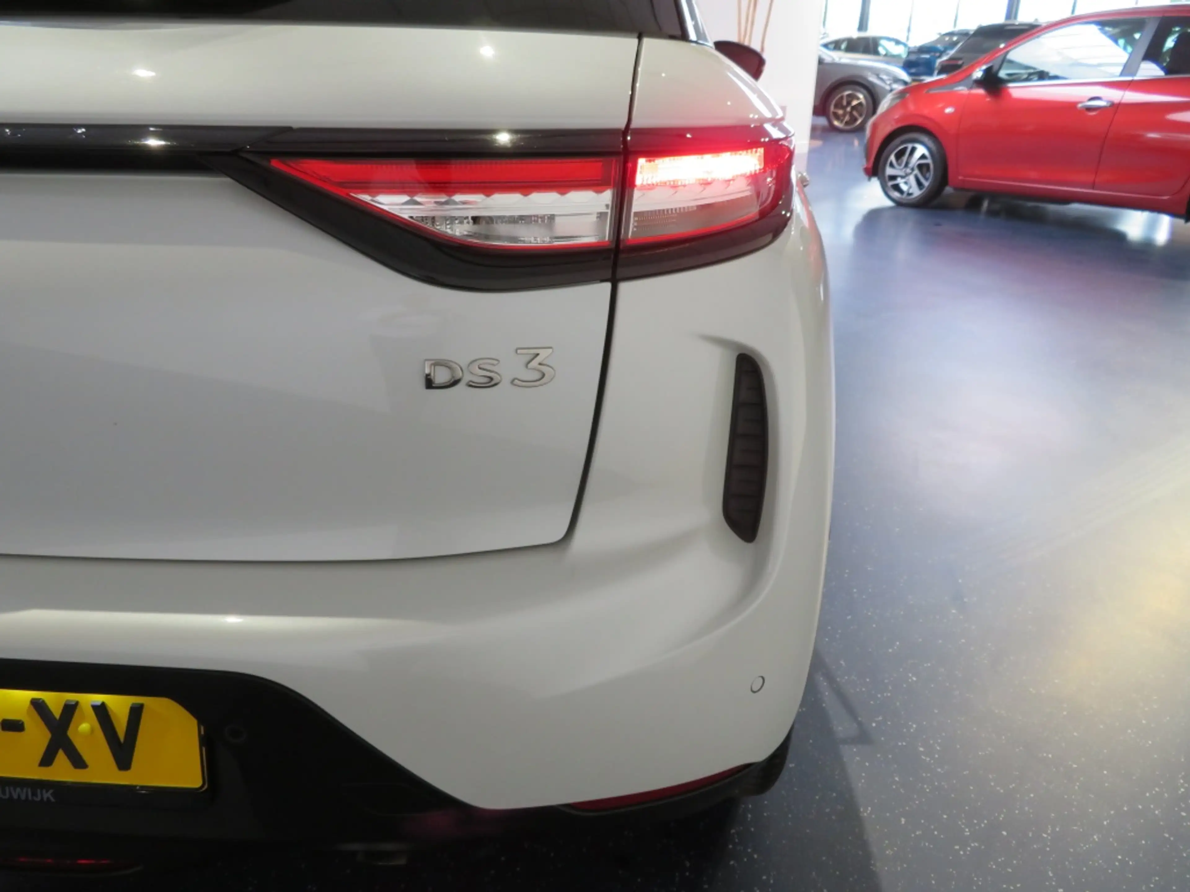 DS Automobiles DS 3 Crossback 1.2 PT Montmartre — photo 27