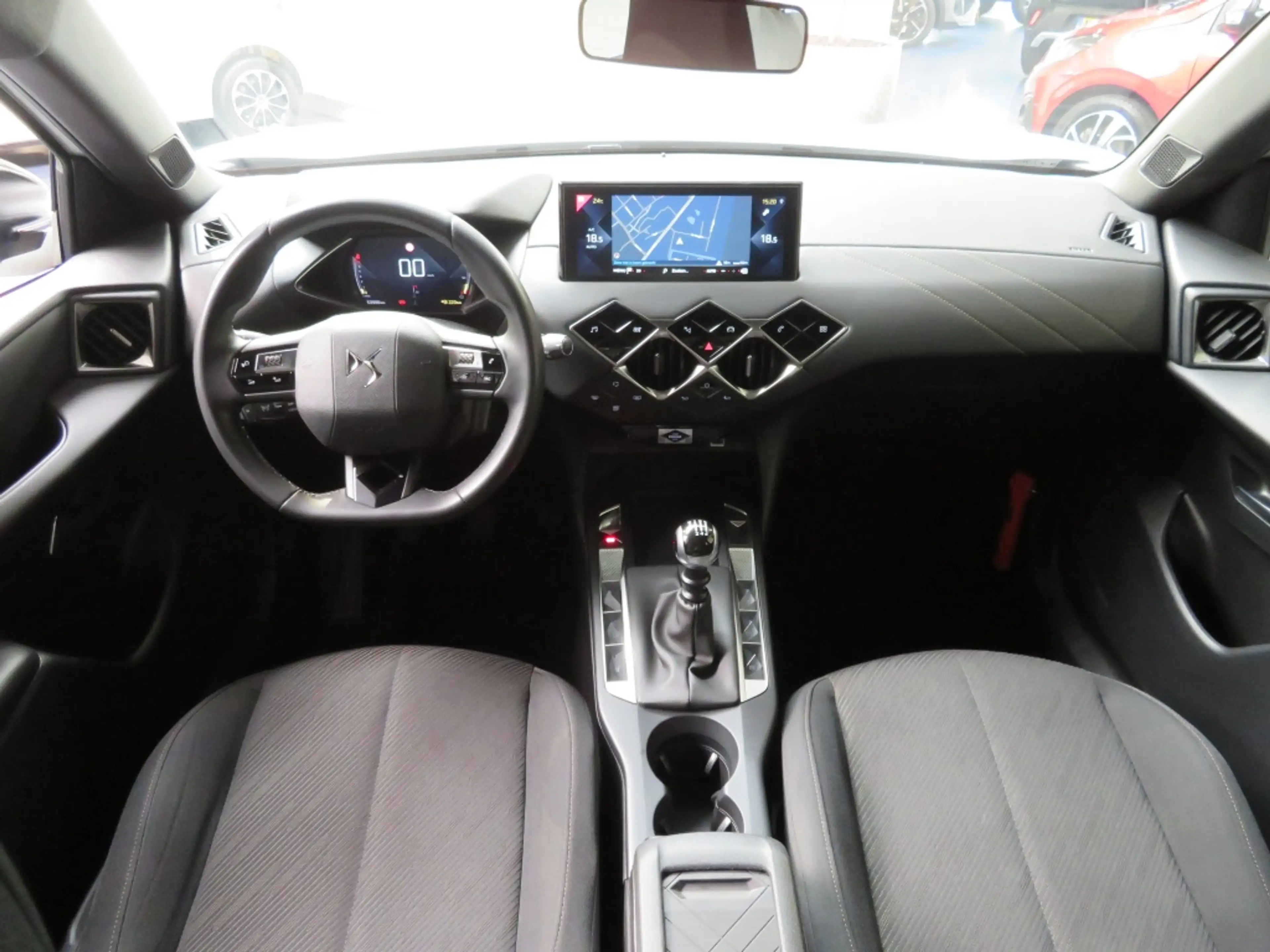 DS Automobiles DS 3 Crossback 1.2 PT Montmartre — photo 7