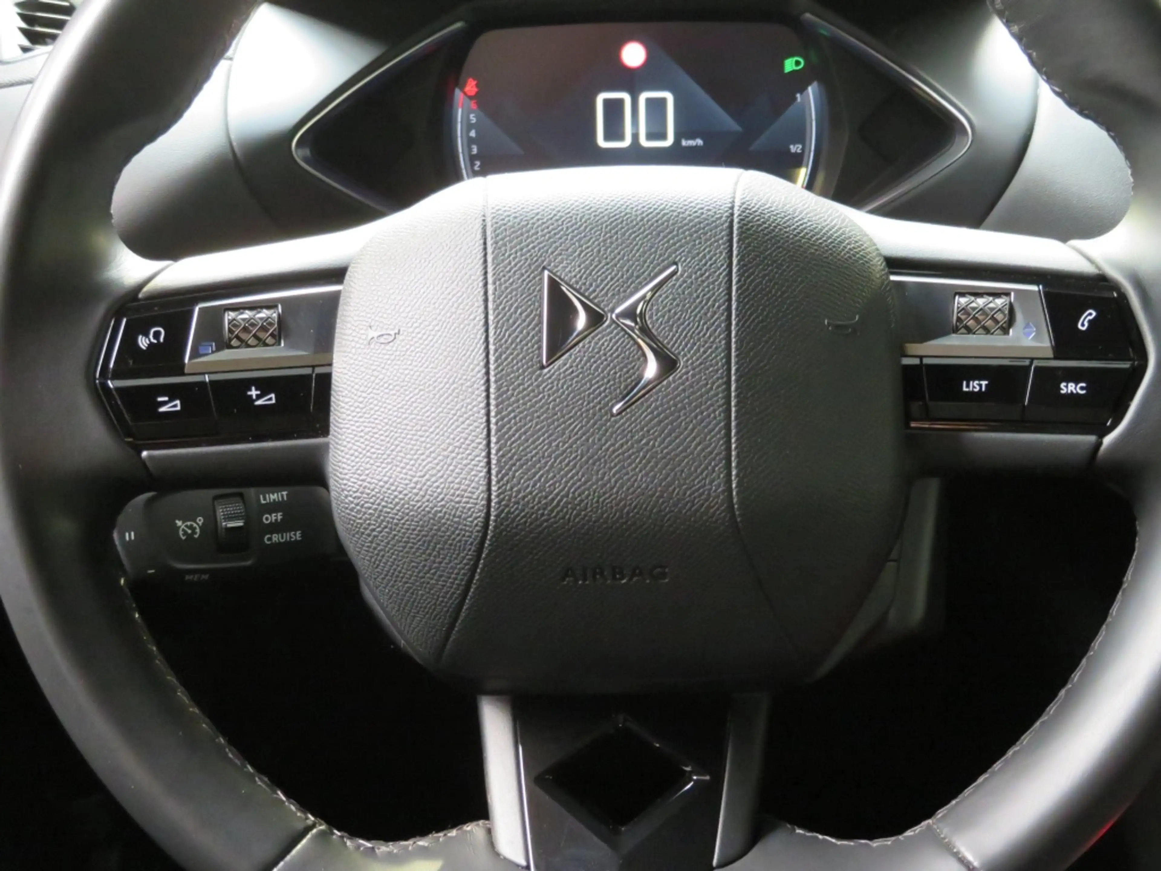 DS Automobiles DS 3 Crossback 1.2 PT Montmartre — photo 14