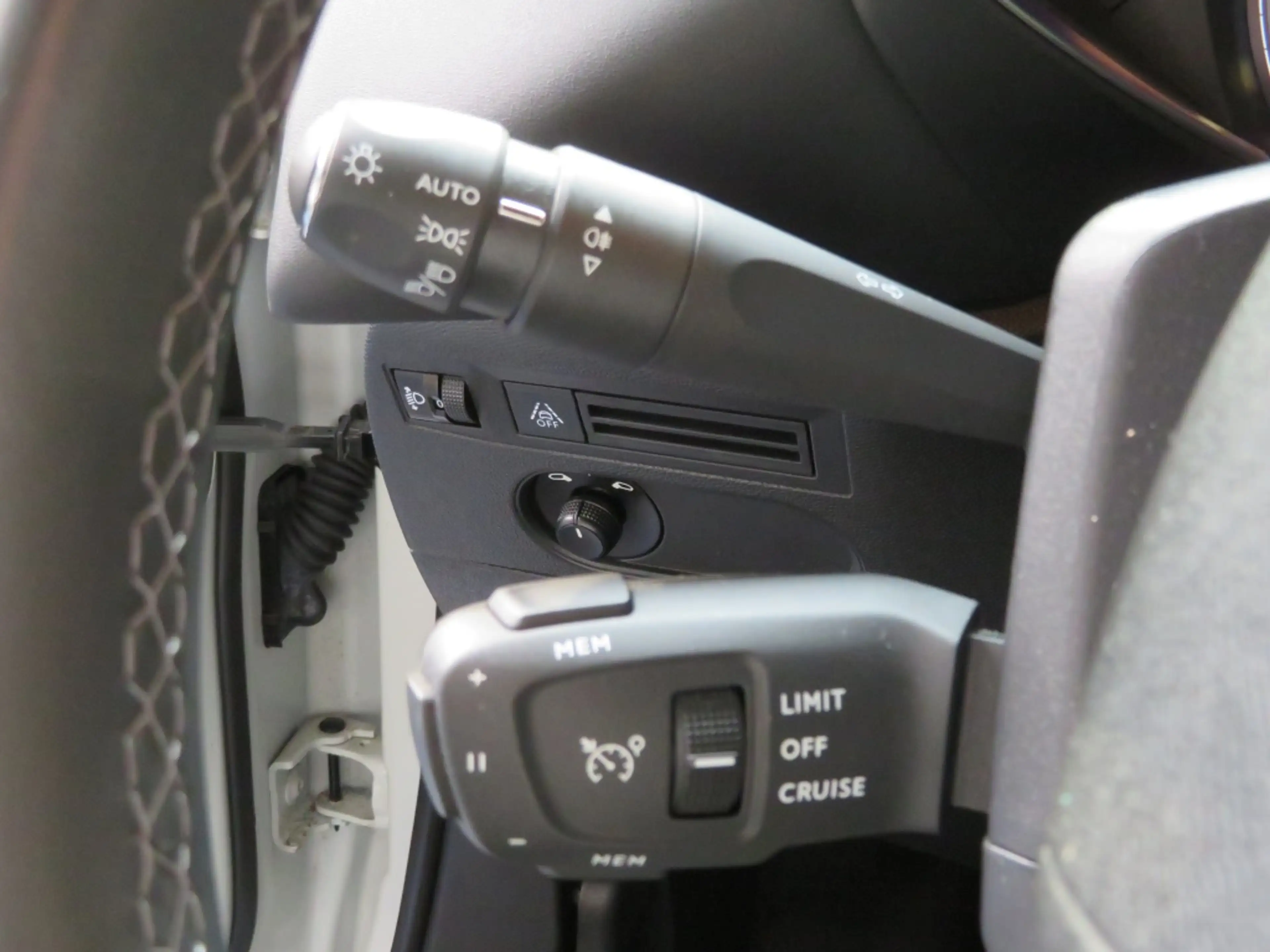 DS Automobiles DS 3 Crossback 1.2 PT Montmartre — photo 15