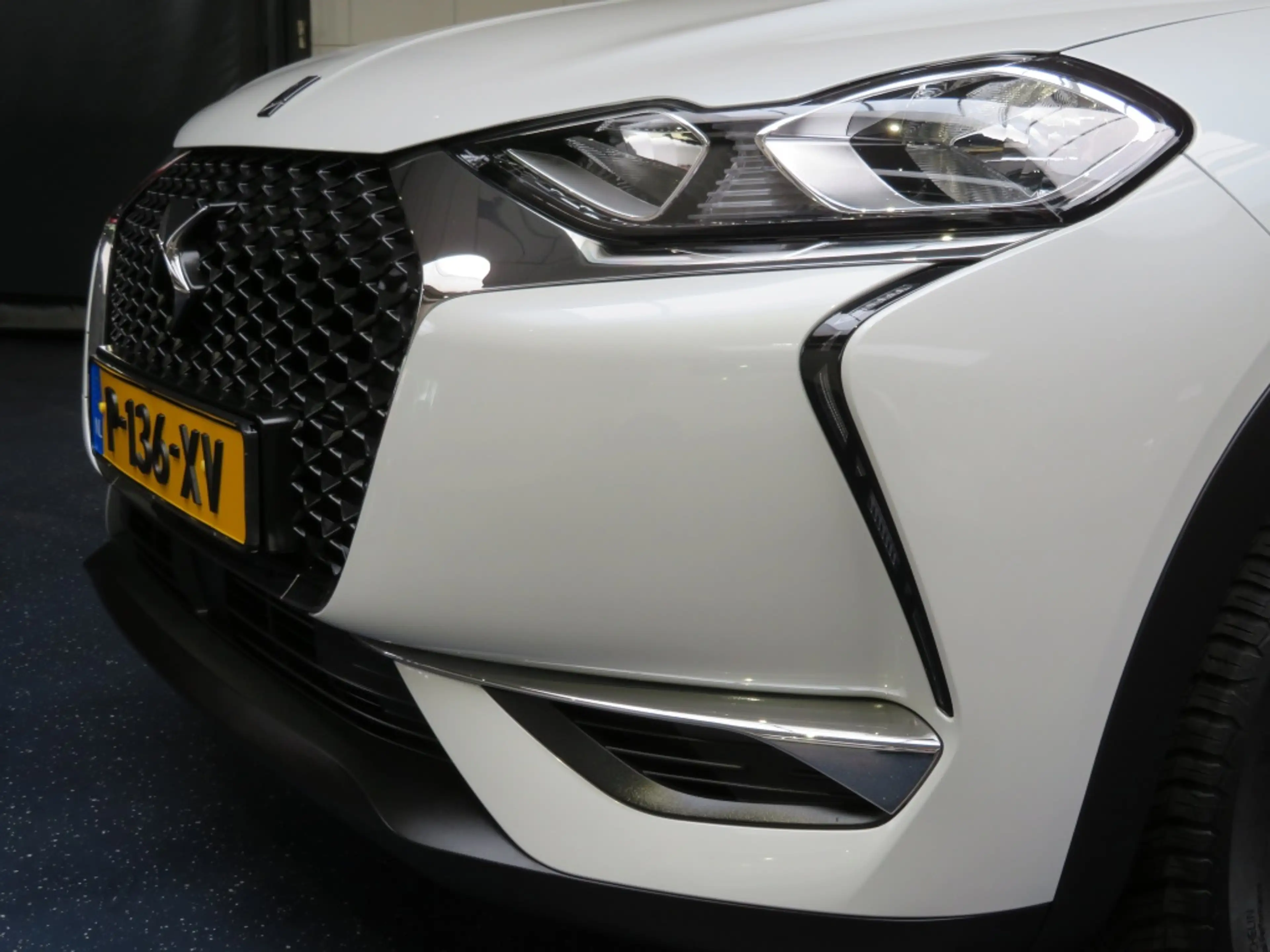 DS Automobiles DS 3 Crossback 1.2 PT Montmartre — photo 23