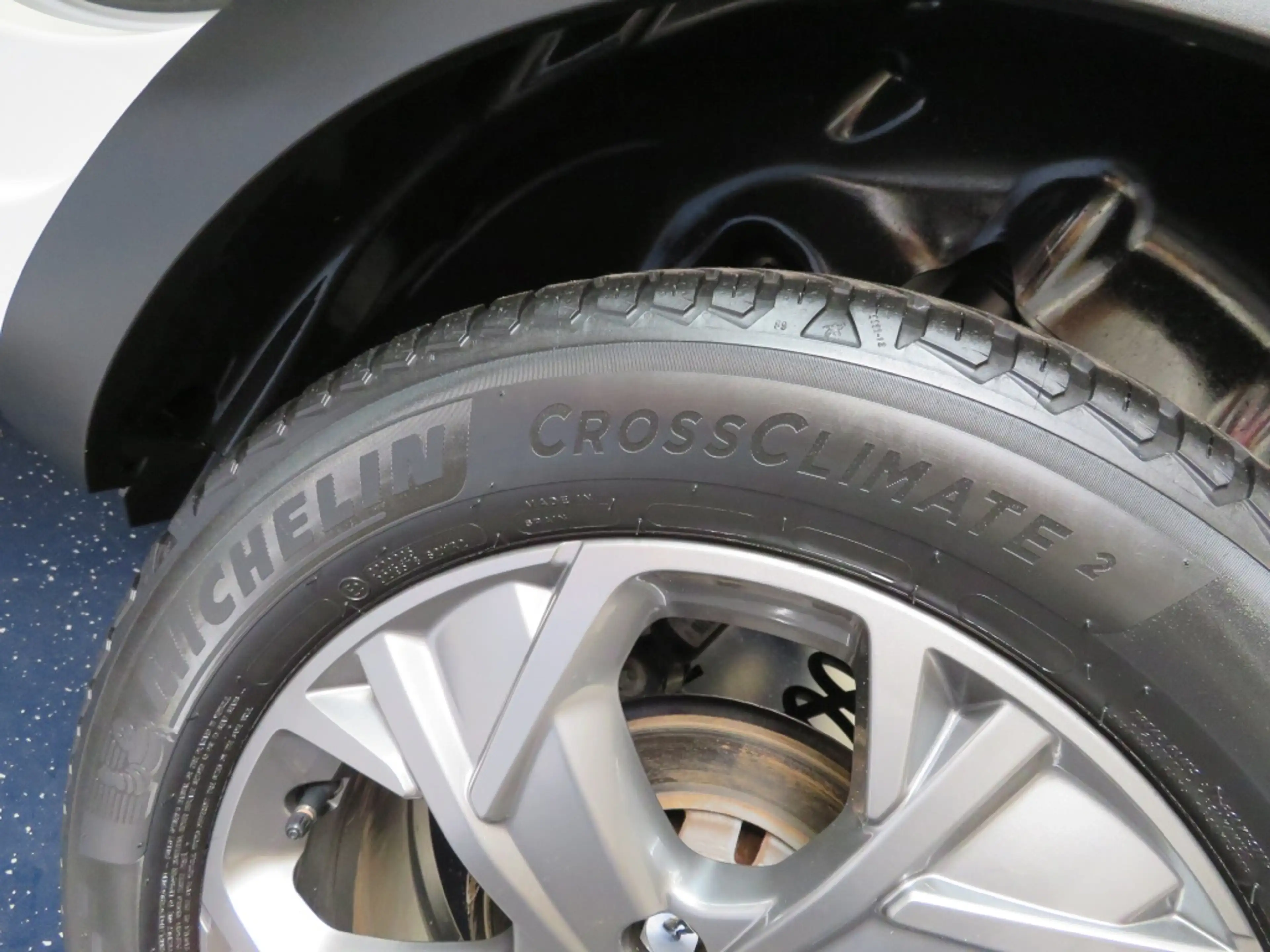 DS Automobiles DS 3 Crossback 1.2 PT Montmartre — photo 25