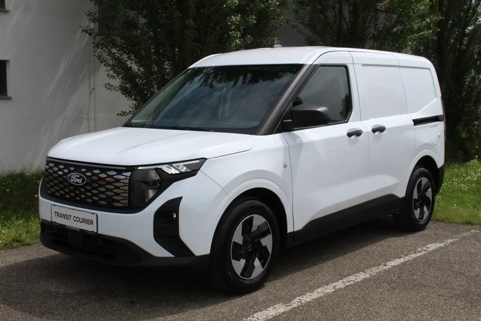 Ford E-Transit Courier Trend 43kWh 136PS Autom. Weiß - 1