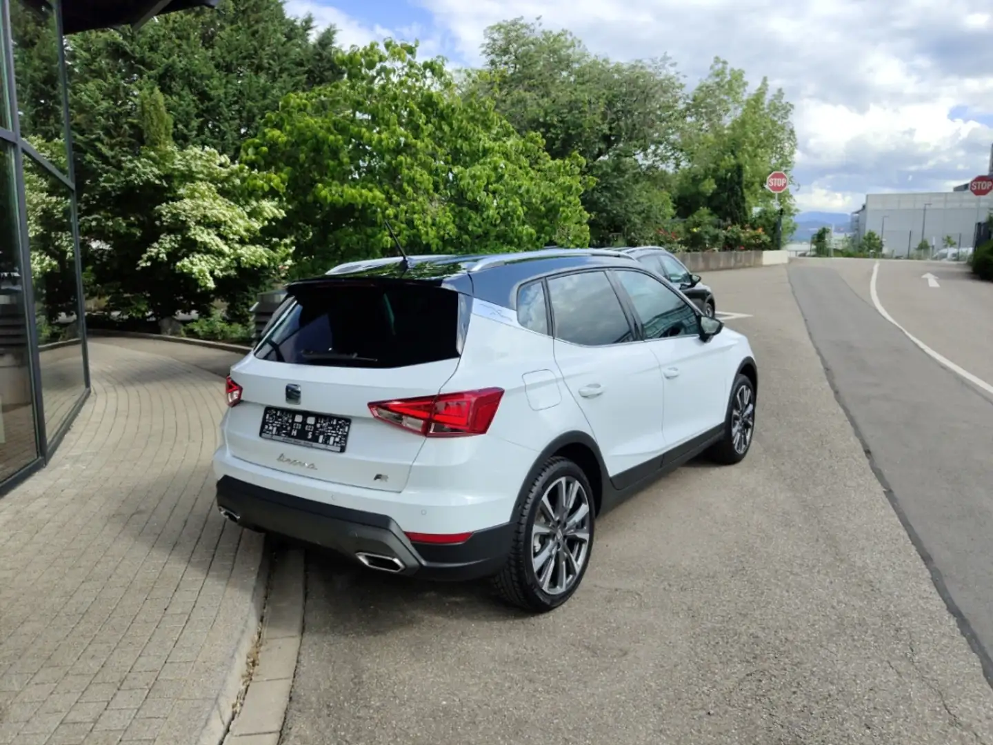 SEAT Arona FR Anniversary Edition 1.0 TSI Navi Digitales Coc Weiß - 2