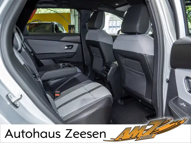 Opel Grandland view 4