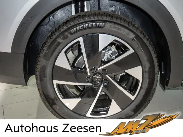 Opel Grandland view 5