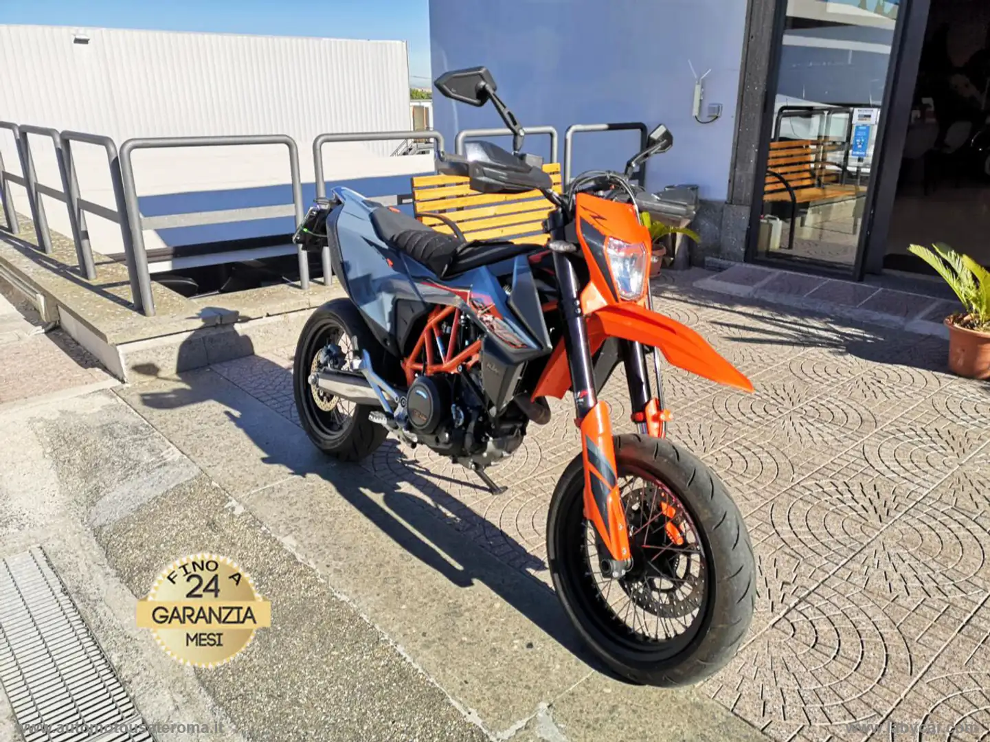 KTM 690 SMC R 690 SMC R PROMO WEB Arancione - 2