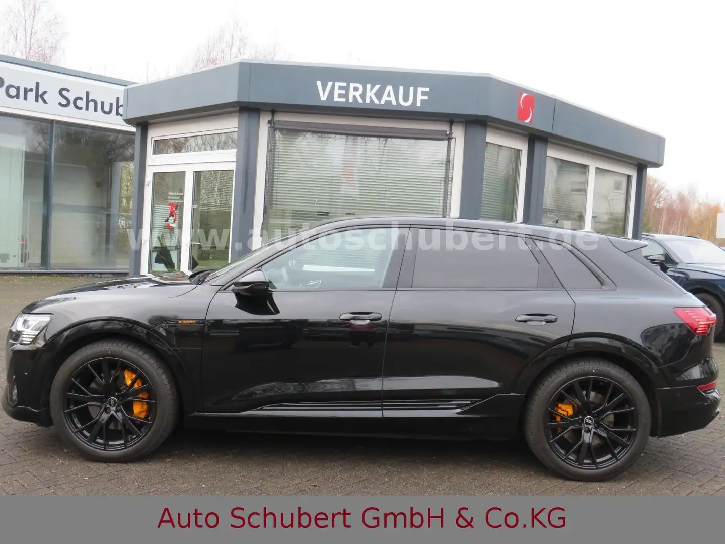 Audi e-tron 55 quattro S line Schwarz - 2