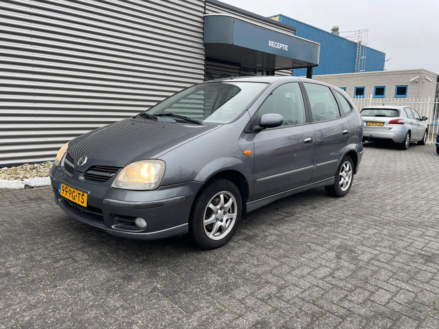 Nissan Almera Tino 1.8 Acenta Grau - 1