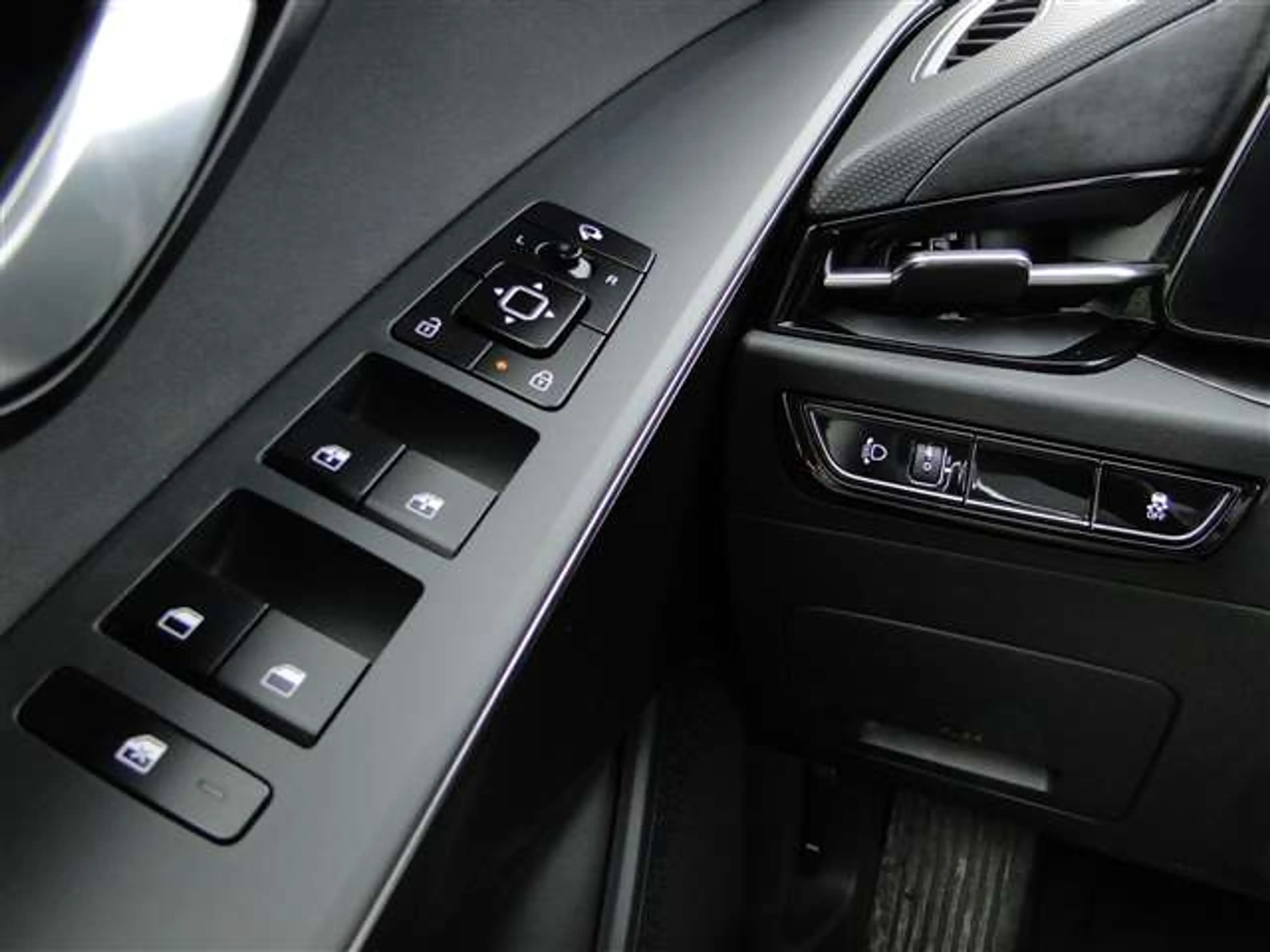 Kia e-Niro EV 64,8 kWh 204pk DynamicLine + Stuur & Stoelverwa — photo 13