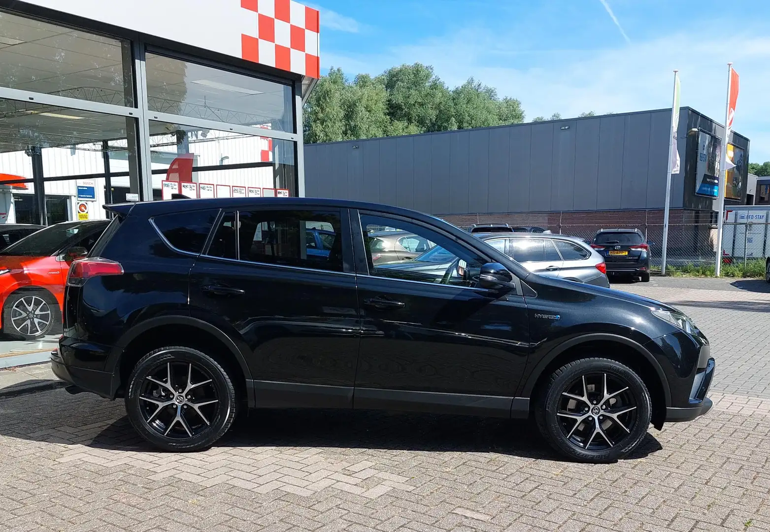Toyota RAV 4 2.5 Hybrid Dynamic Sport Zwart - 2