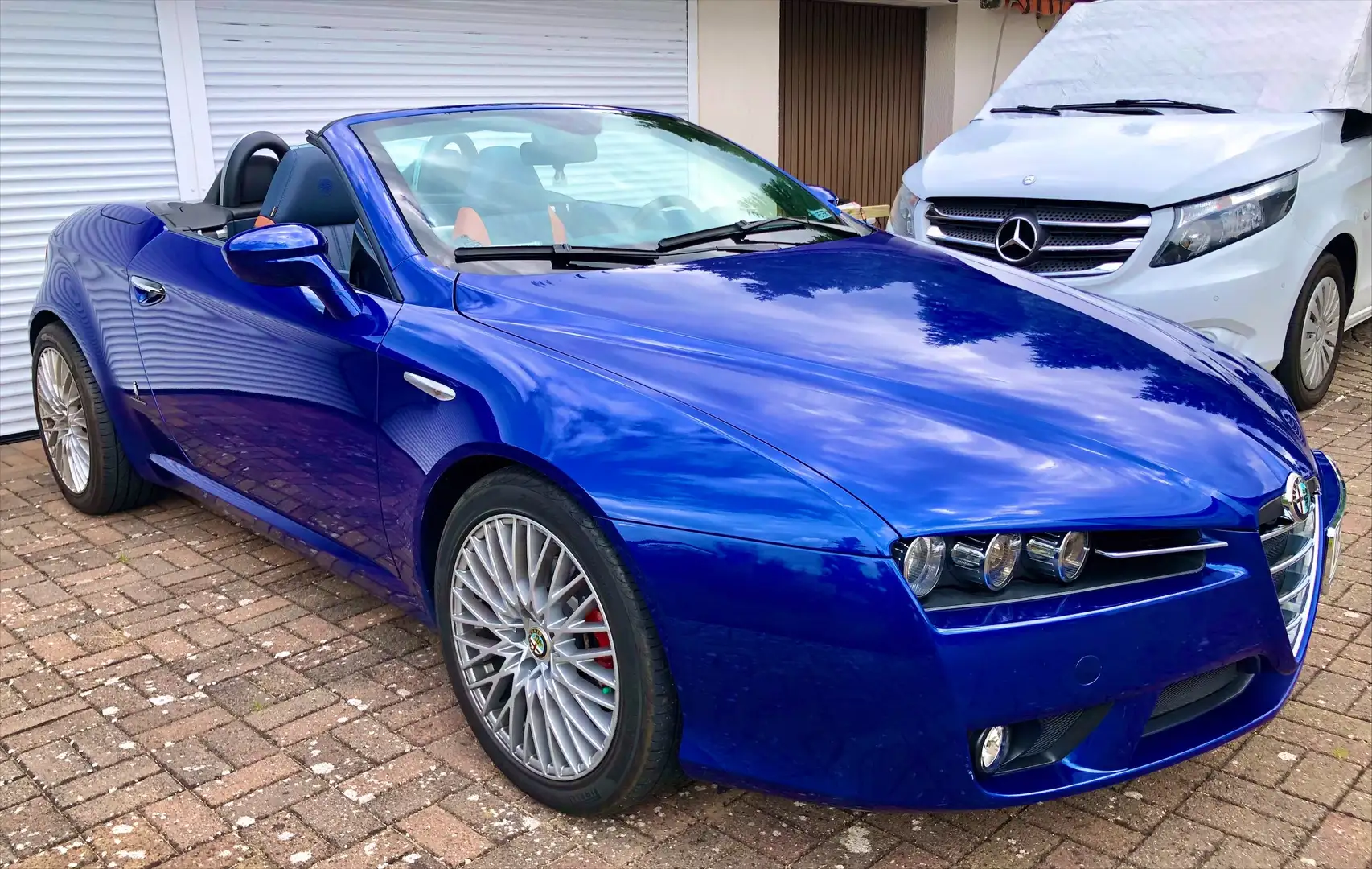 Alfa Romeo Spider 2.2 JTS 16V Selespeed Exclusive Modrá - 2