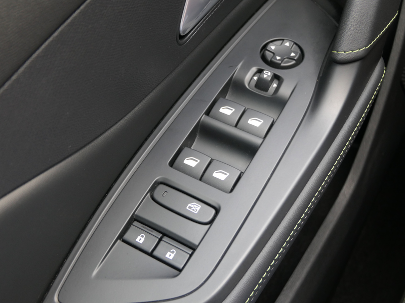 Peugeot 408 1.6 HYbrid 225 EAT8 GT — photo 29