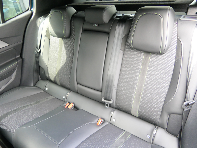 Peugeot 408 1.6 HYbrid 225 EAT8 GT — photo 6