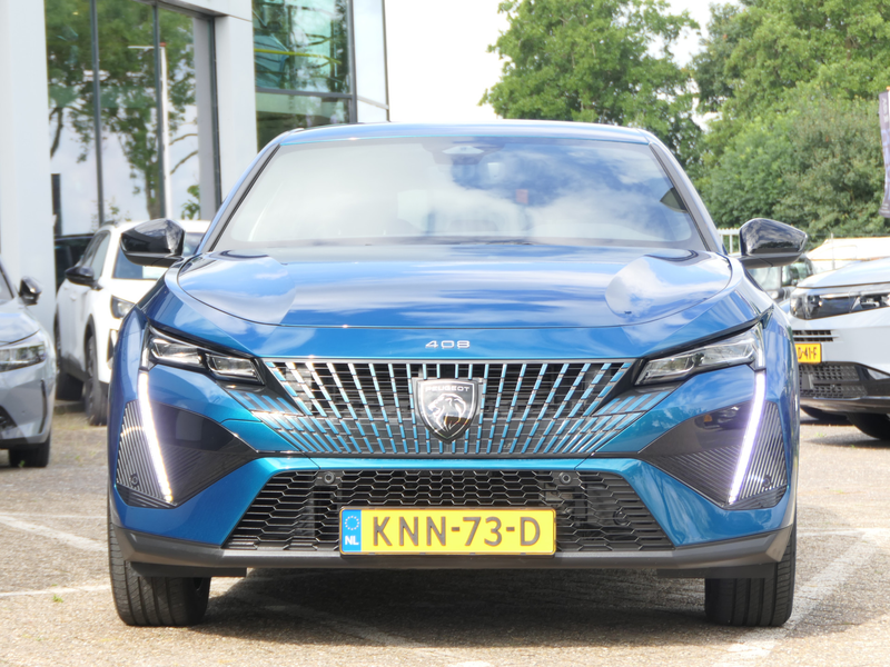 Peugeot 408 1.6 HYbrid 225 EAT8 GT — photo 12