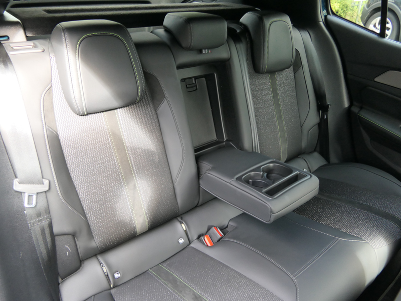 Peugeot 408 1.6 HYbrid 225 EAT8 GT — photo 17