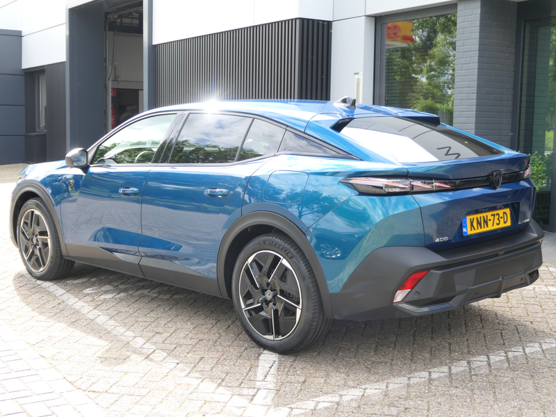 Peugeot 408 1.6 HYbrid 225 EAT8 GT — photo 7