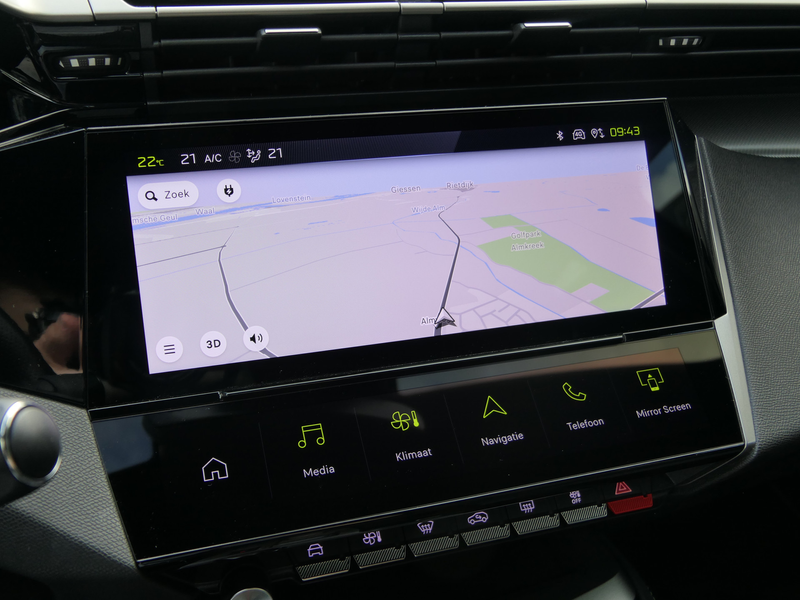 Peugeot 408 1.6 HYbrid 225 EAT8 GT — photo 24