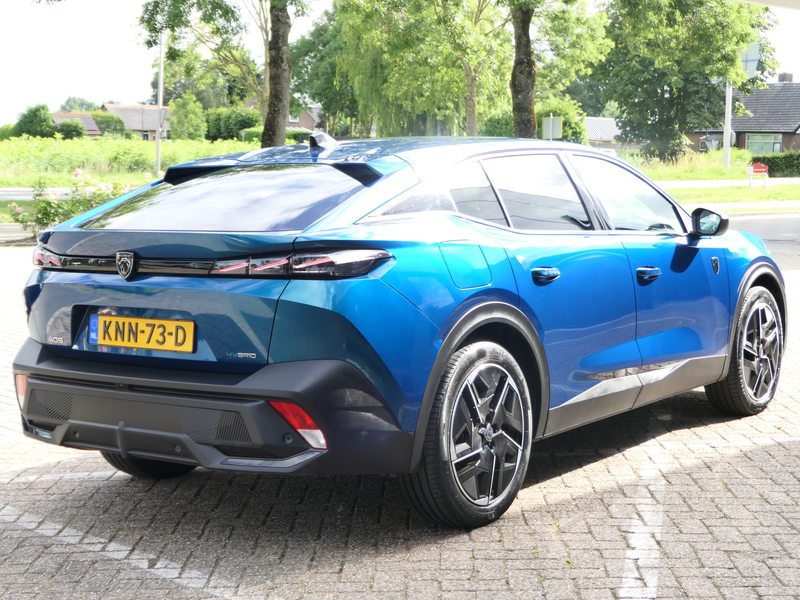 Peugeot 408 1.6 HYbrid 225 EAT8 GT — photo 9