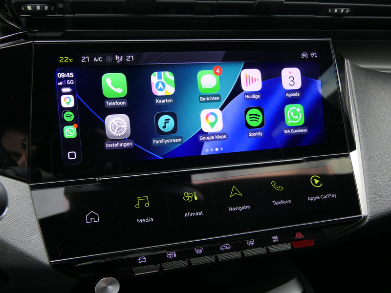 Peugeot 408 1.6 HYbrid 225 EAT8 GT — photo 26