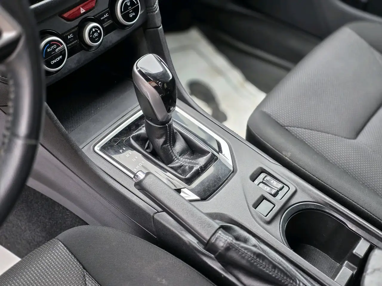 Subaru Impreza снимка Subaru Impreza