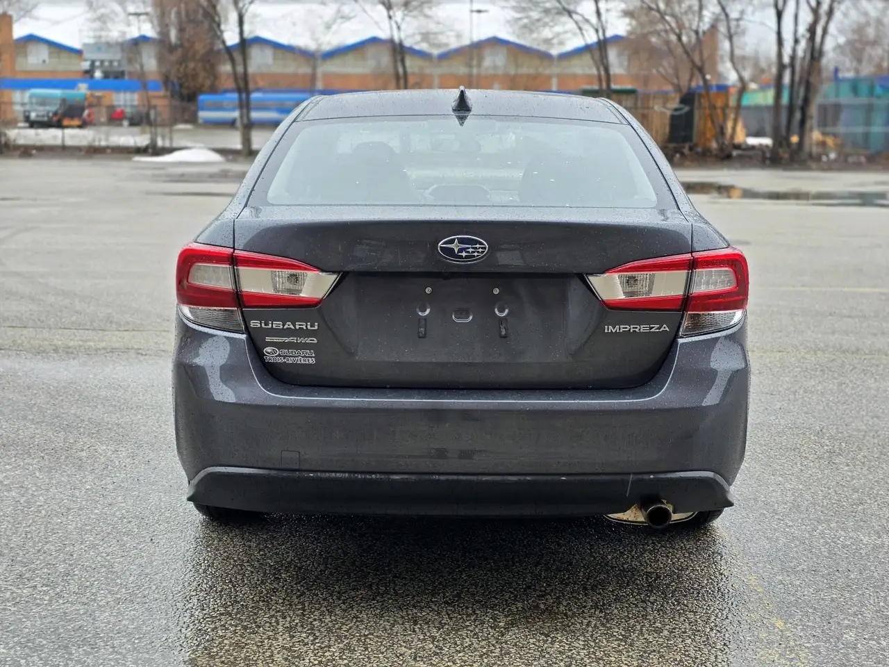 Subaru Impreza снимка Subaru Impreza