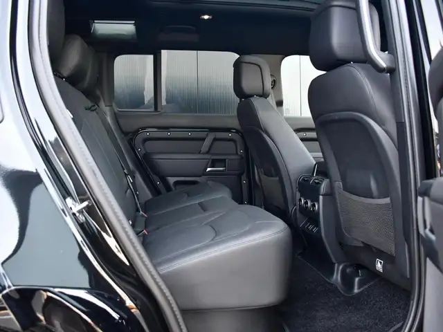 Land Rover Defender view 9