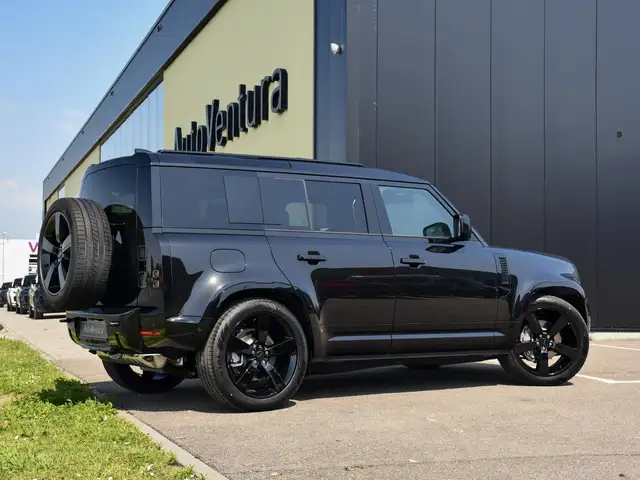 Land Rover Defender view 5