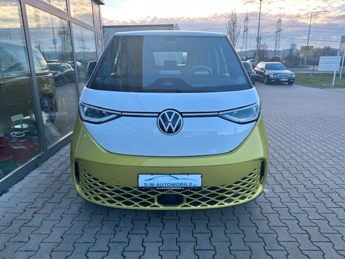 Volkswagen ID. Buzz Bus 150 kW Pro - 2